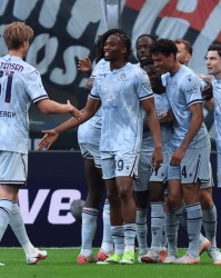 0-1！0-3！疯狂一夜，马竞爆冷落败、米兰被灌3球，阿森纳意外翻车，巴萨甩开皇马9分