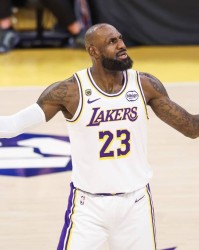 0-3绝境！詹姆斯生涯曾3次被4-0横扫 被雷霆打出新低？